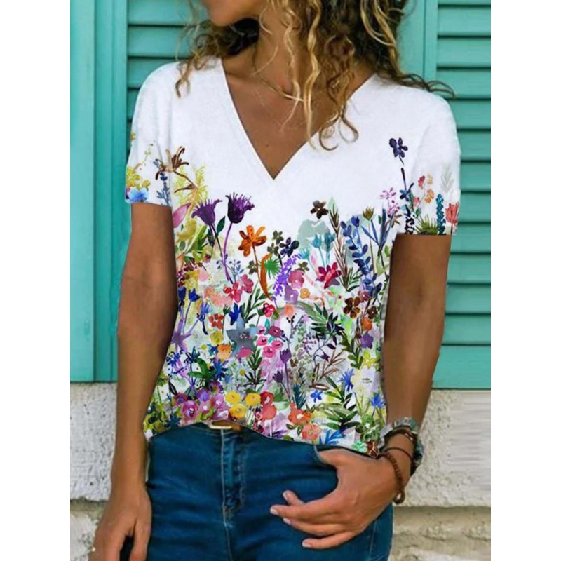 Trendy White V-Neck Short Sleeve Printed Tee