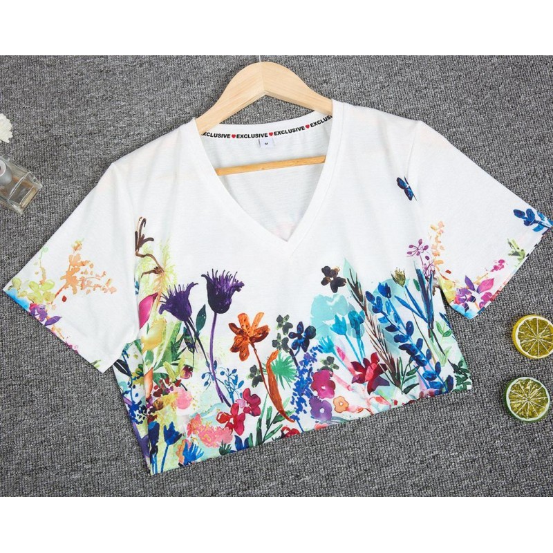 Trendy White V-Neck Short Sleeve Printed Tee