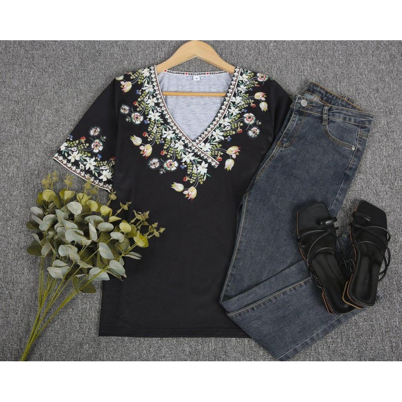 Retro Print V-Neck Short Sleeve Black Top