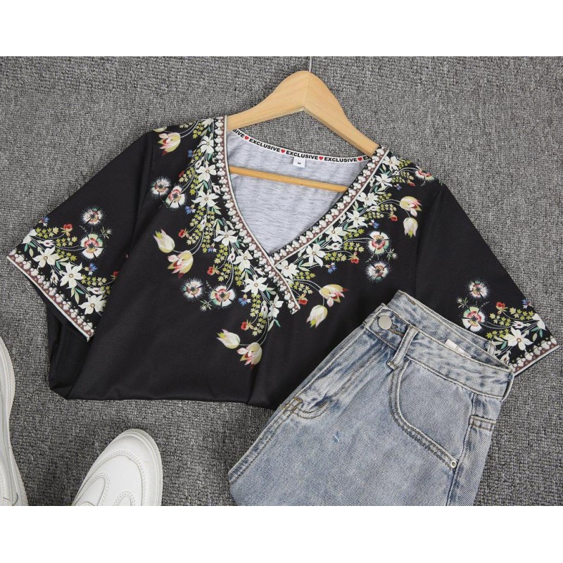 Retro Print V-Neck Short Sleeve Black Top