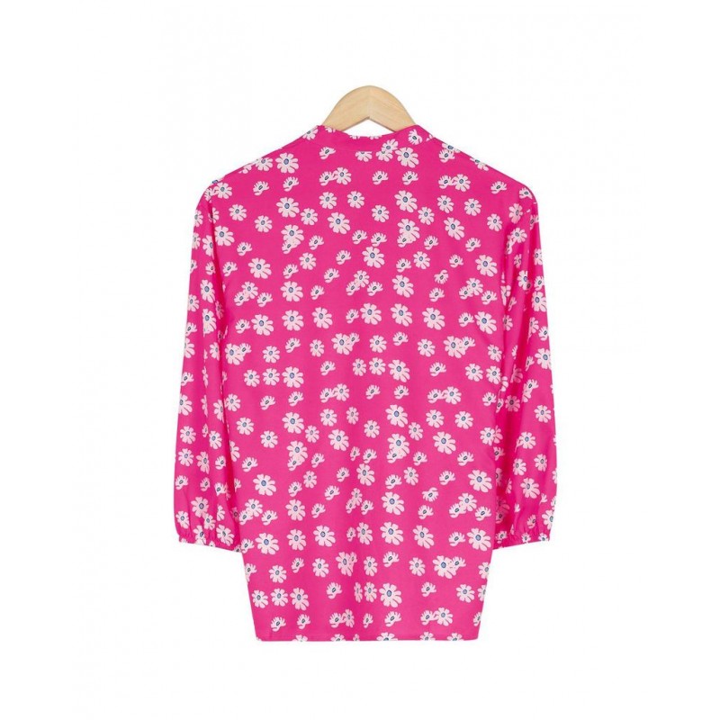 Showy Print 3/4 Sleeve Shirt