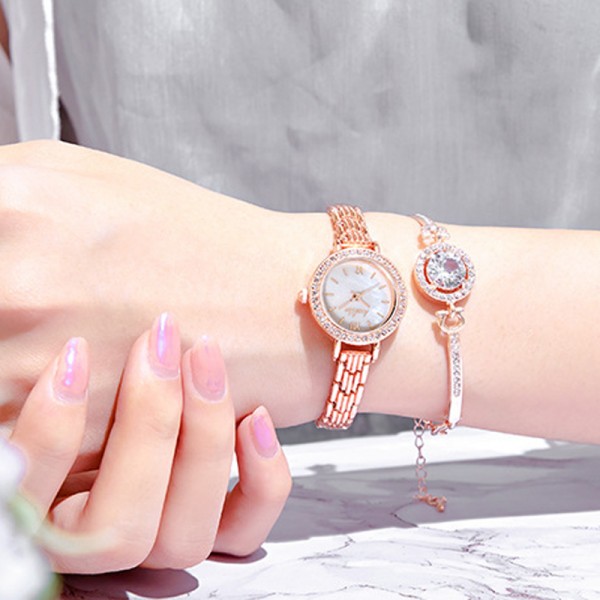 Women's Round Dial Rose Gold Quartz Watch